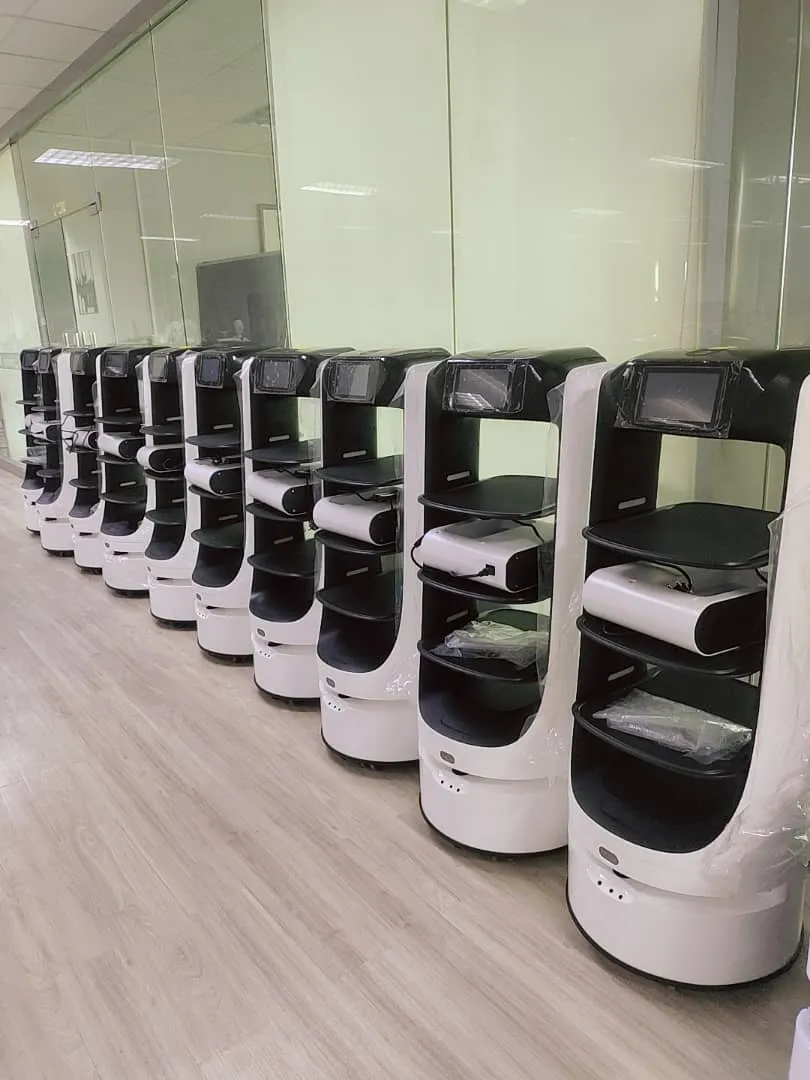 רובוטים משתלבים יותר ויותר בכלכלה האמיתית, ומחלקות מרובות הציגו אמצעים כדי לת...